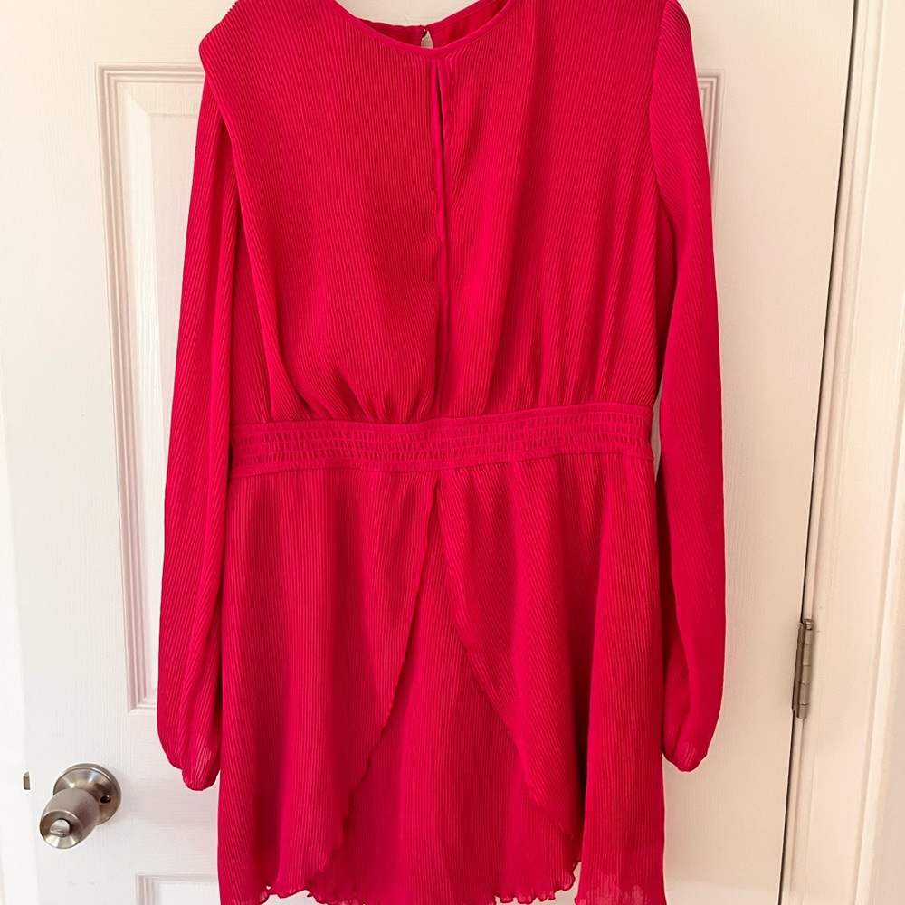 Finders Keeper scallop dress in Pink